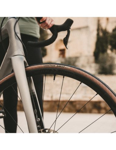  PNEU EAGLE 700X28 TLR PRETO CASTANHO