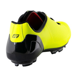 Des chaussures FORCE MTB WARRIOR CARBON JAUNE