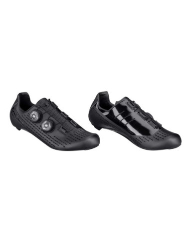 Des chaussures FORCE ROAD REVOLT CARBON NOIR