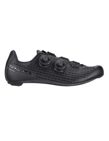Des chaussures FORCE ROAD REVOLT CARBON NOIR