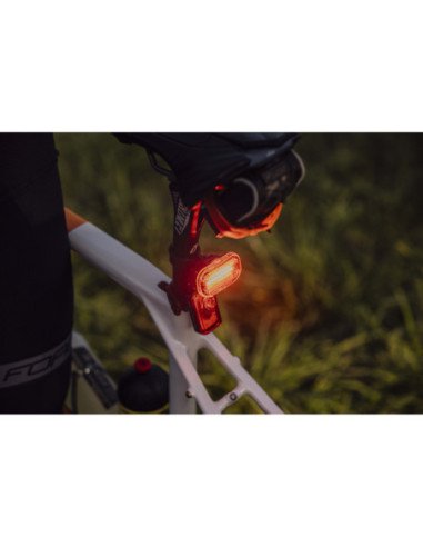  Luz Traseira FORCE BASIC LED 16LM LED + bateria